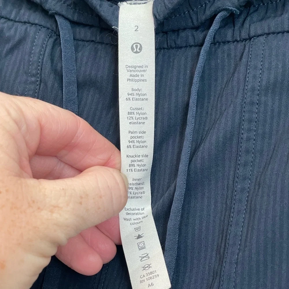 Lululemon Beyond the Studio Crop True Navy size 2